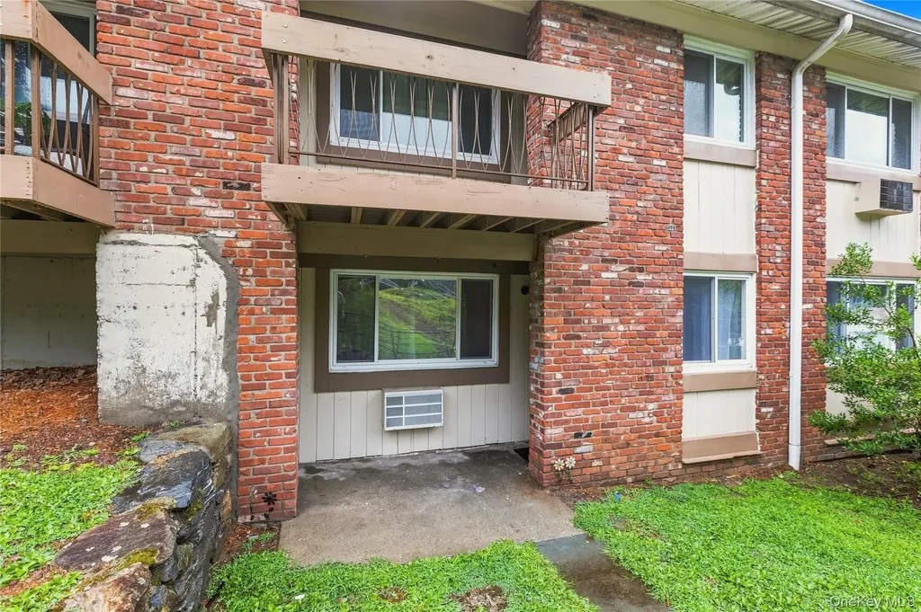 2 Woods End Circle Peekskill NY 10566