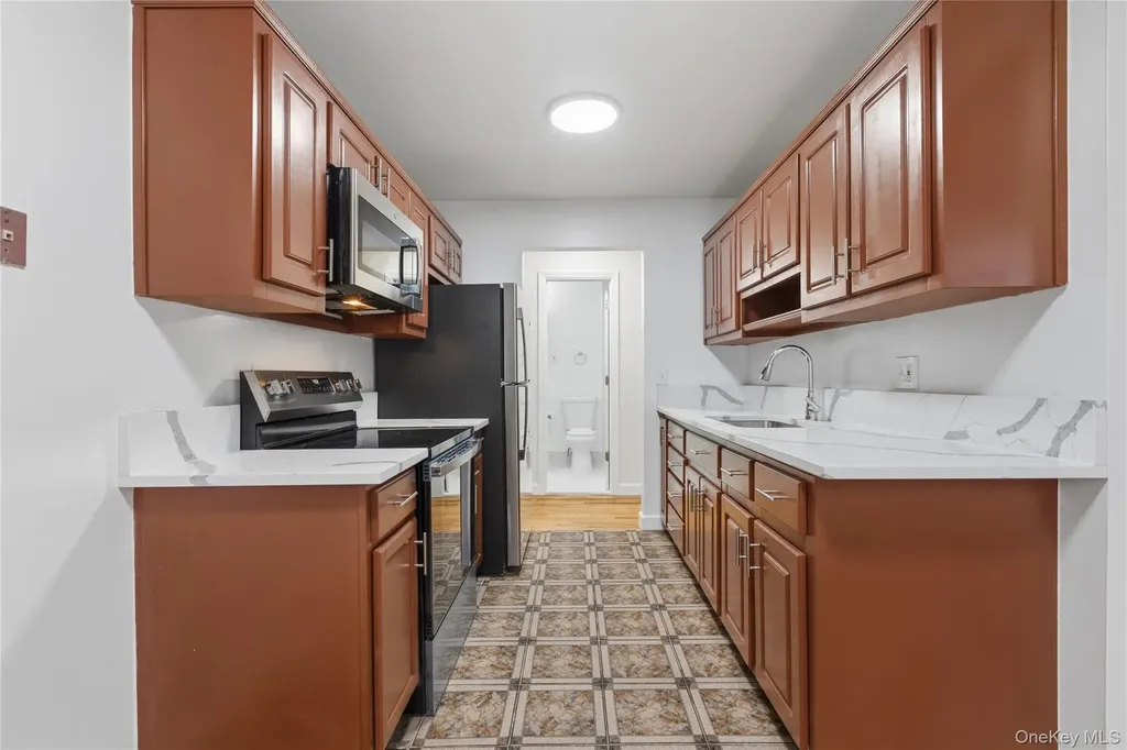 2 Woods End Circle Peekskill NY 10566