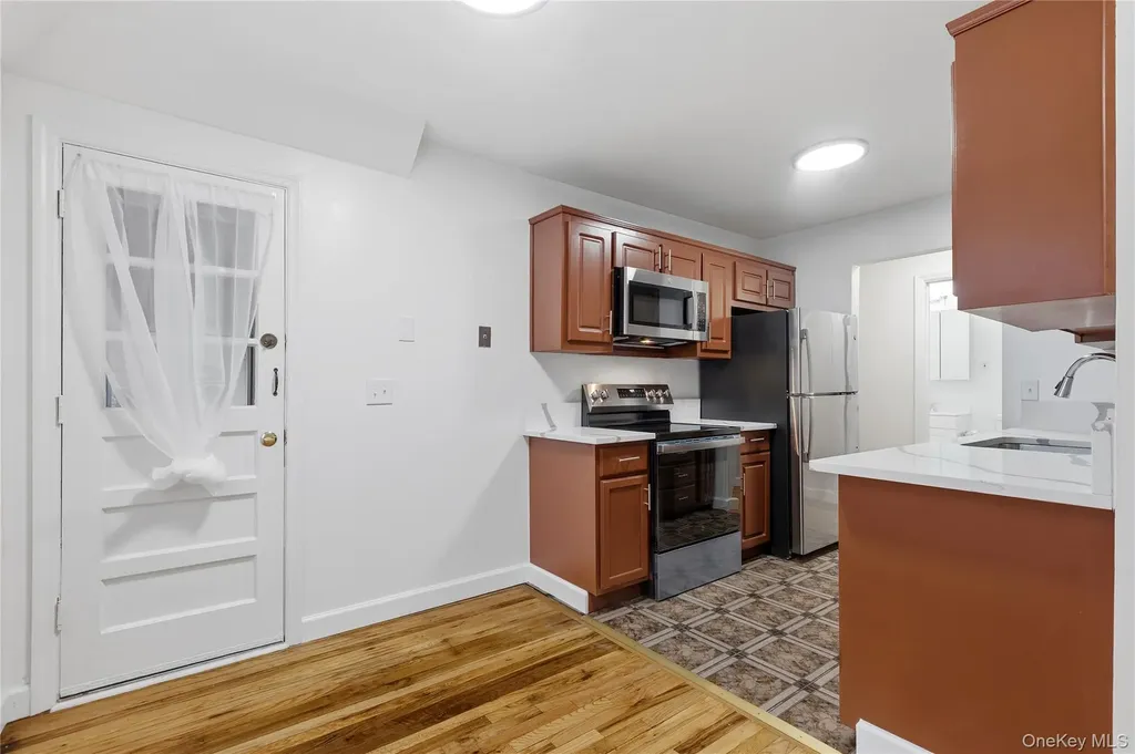 2 Woods End Circle Peekskill NY 10566