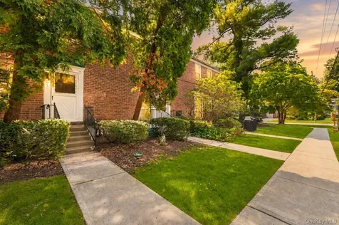 2 Fieldstone Drive Hartsdale NY 10530