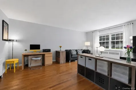 2 Fieldstone Drive Hartsdale NY 10530