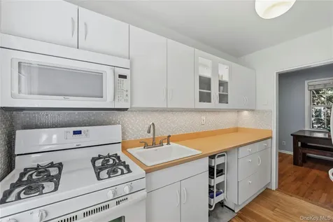 2 Fieldstone Drive Hartsdale NY 10530