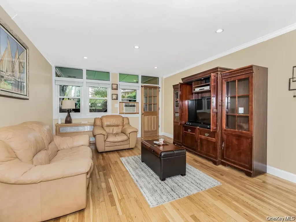 103 Wiltshire Road Scarsdale NY 10583