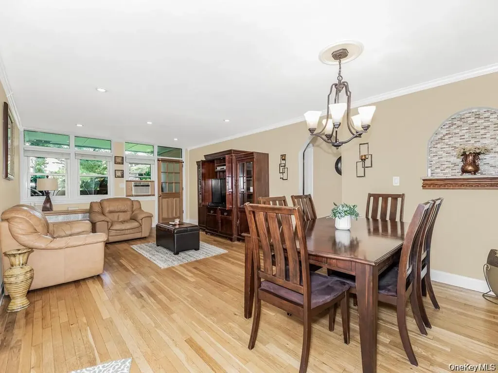 103 Wiltshire Road Scarsdale NY 10583