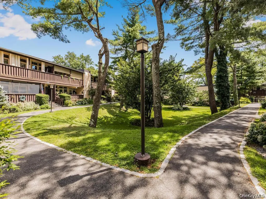 103 Wiltshire Road Scarsdale NY 10583