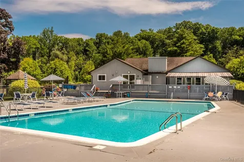 21 Pond Drive W Rhinebeck NY 12572