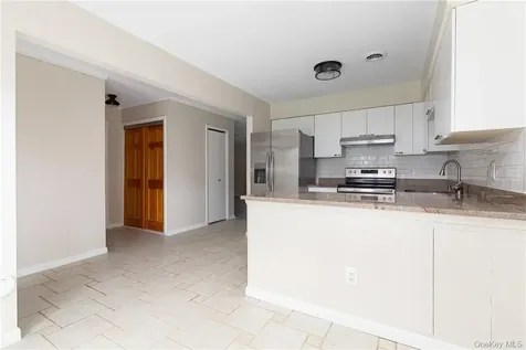 21 Pond Drive W Rhinebeck NY 12572