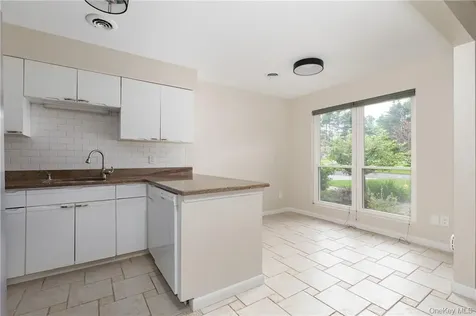 21 Pond Drive W Rhinebeck NY 12572
