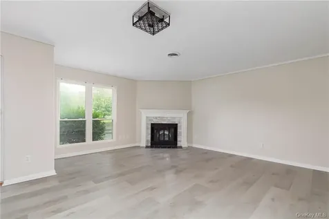 21 Pond Drive W Rhinebeck NY 12572