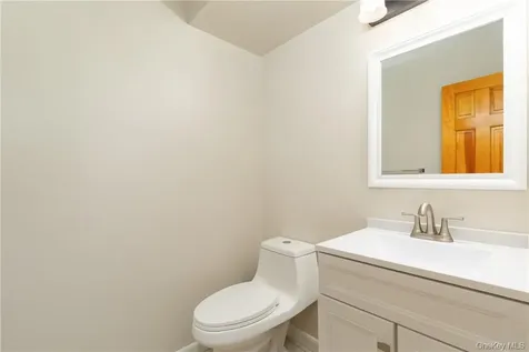 21 Pond Drive W Rhinebeck NY 12572