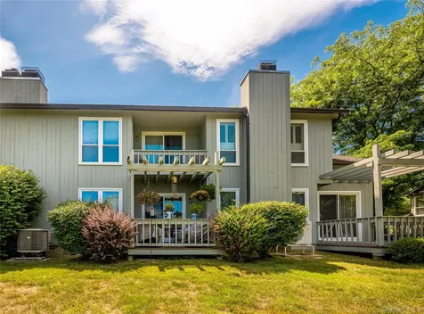21 Pond Drive W Rhinebeck NY 12572
