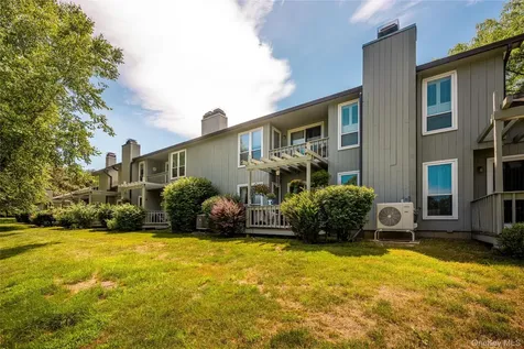 21 Pond Drive W Rhinebeck NY 12572