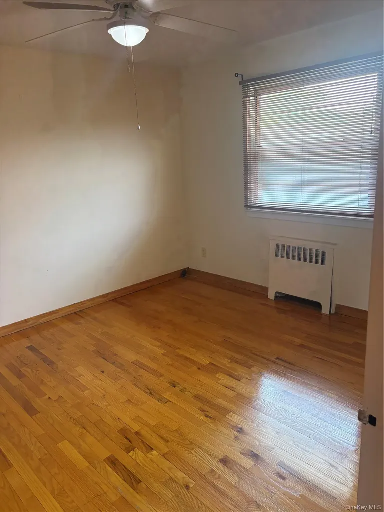 268-18 81st Avenue New Hyde Park NY 11040