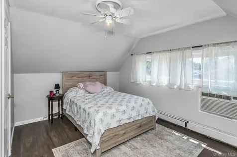 31 Martin Lane Westbury NY 11590