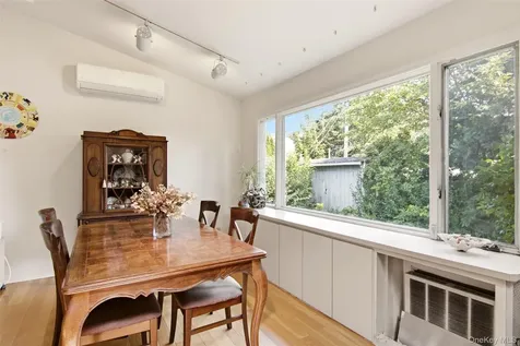 118 Magnolia Street Westbury NY 11590