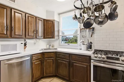 118 Magnolia Street Westbury NY 11590