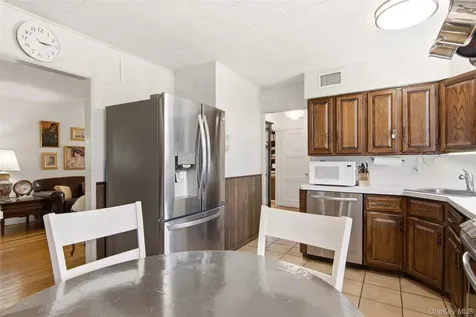 118 Magnolia Street Westbury NY 11590