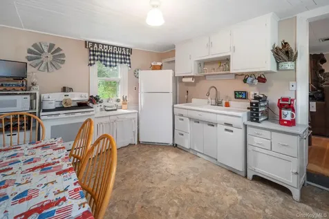 1841 State Route 10 Route Call Listing Agent NY 12093
