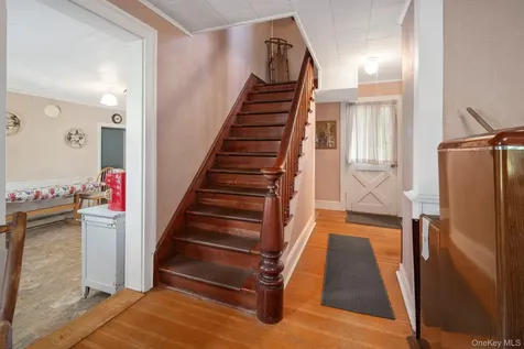 1841 State Route 10 Route Call Listing Agent NY 12093