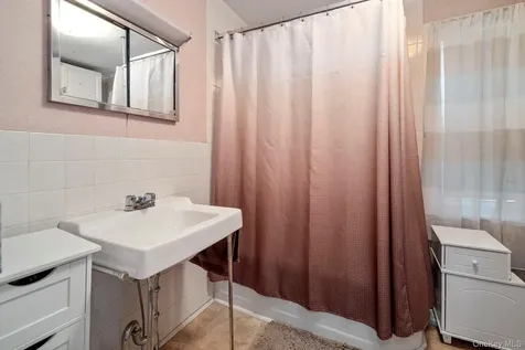 1841 State Route 10 Route Call Listing Agent NY 12093
