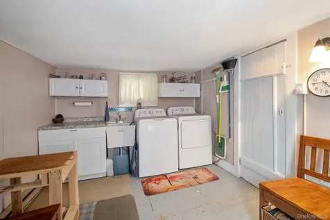 1841 State Route 10 Route Call Listing Agent NY 12093