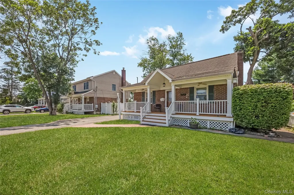 578 Patterson Street East Meadow NY 11554