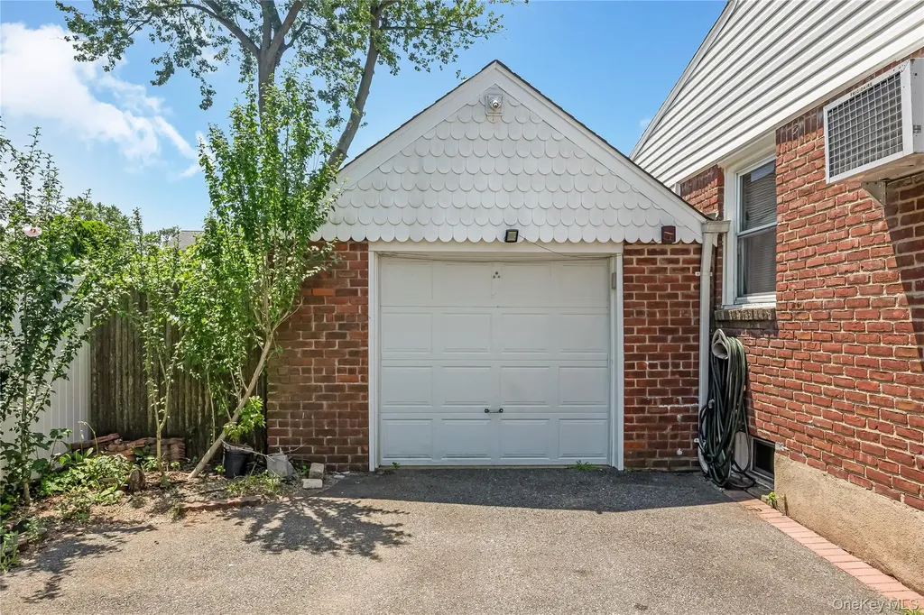 578 Patterson Street East Meadow NY 11554