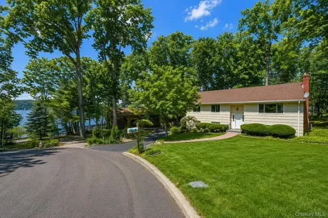 6 Scarborough Circle Briarcliff Manor NY 10510