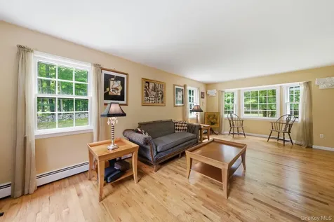 4 Southwind Drive Cross River NY 10518