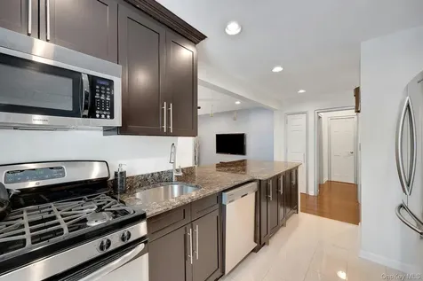 62 Manchester Road Eastchester NY 10709