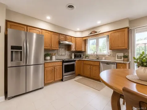 4 Shana Lane Mahopac NY 10541