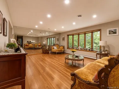 4 Shana Lane Mahopac NY 10541