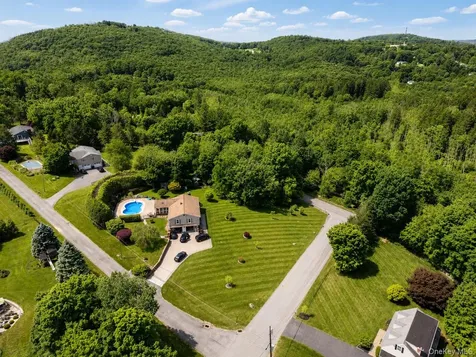 4 Shana Lane Mahopac NY 10541