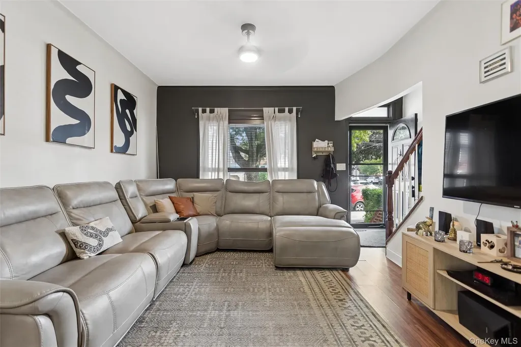 3046 Coddington Avenue Bronx NY 10461