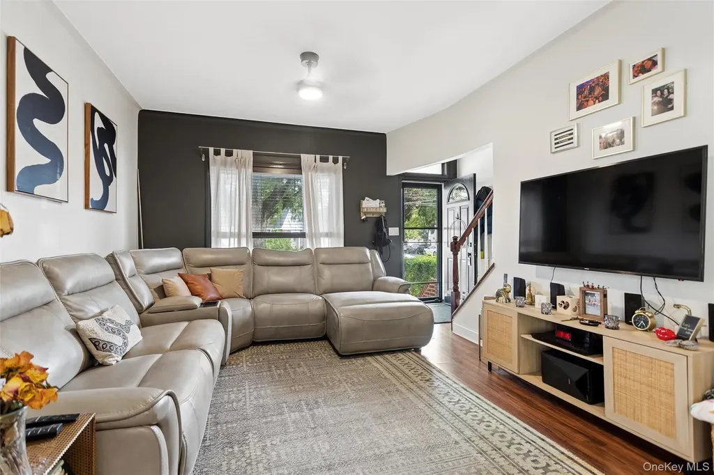 3046 Coddington Avenue Bronx NY 10461