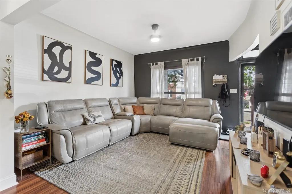 3046 Coddington Avenue Bronx NY 10461