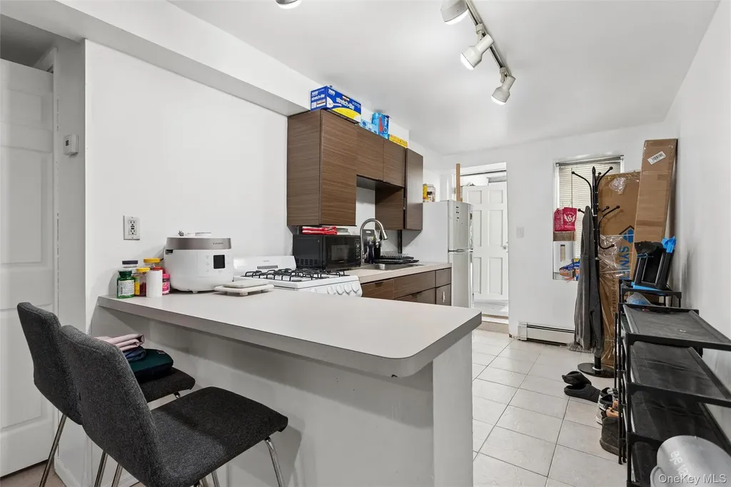3046 Coddington Avenue Bronx NY 10461