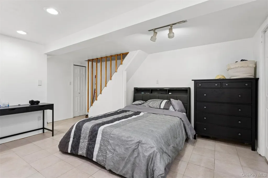 3046 Coddington Avenue Bronx NY 10461