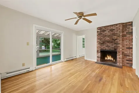 10 Hawthorne Way Hartsdale NY 10530