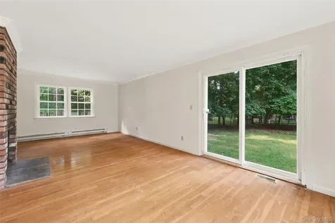 10 Hawthorne Way Hartsdale NY 10530