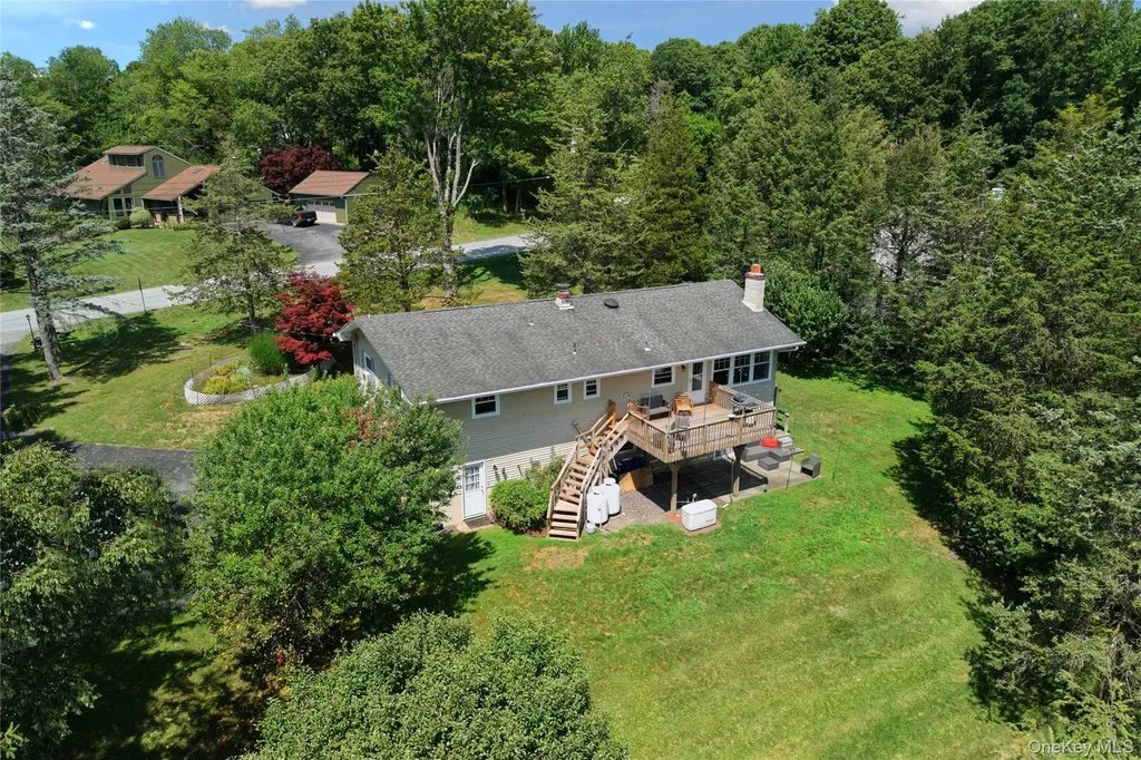 6 Gail Lane Poughquag NY 12570