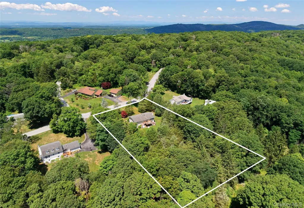 6 Gail Lane Poughquag NY 12570