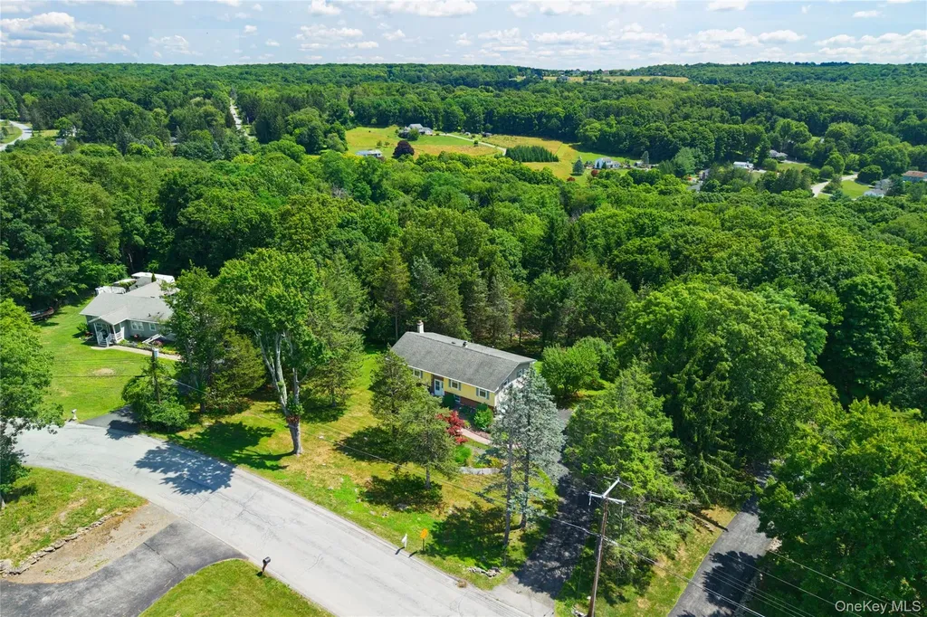 6 Gail Lane Poughquag NY 12570