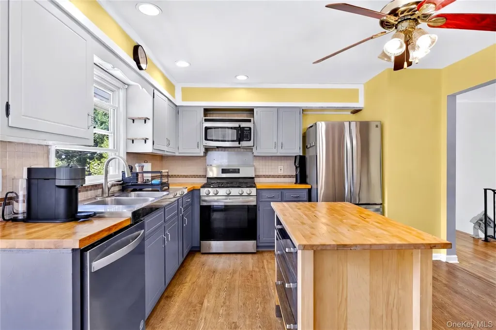 6 Gail Lane Poughquag NY 12570