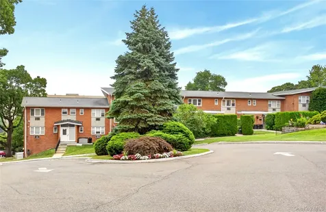 671 Pelham Road New Rochelle NY 10805