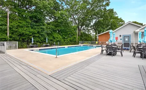 671 Pelham Road New Rochelle NY 10805