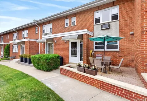 671 Pelham Road New Rochelle NY 10805
