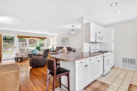 671 Pelham Road New Rochelle NY 10805