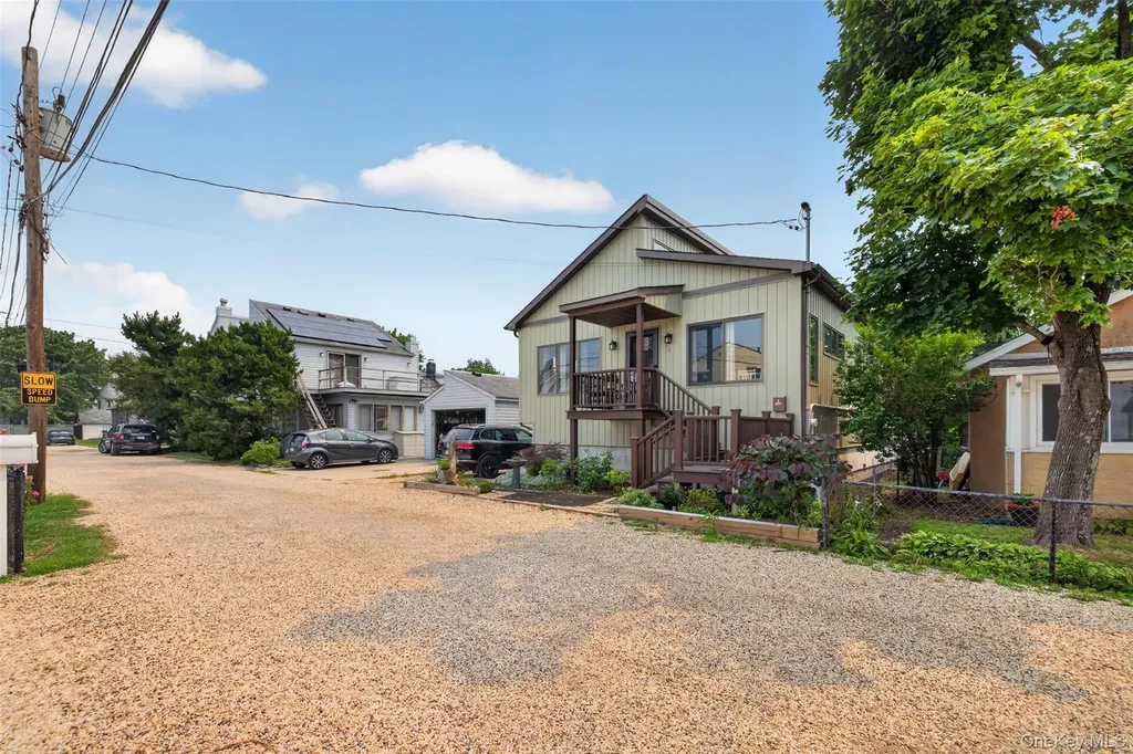 6 Howard Road Bayville NY 11709