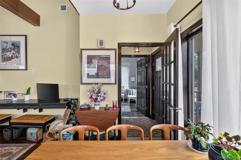 6 Howard Road Bayville NY 11709